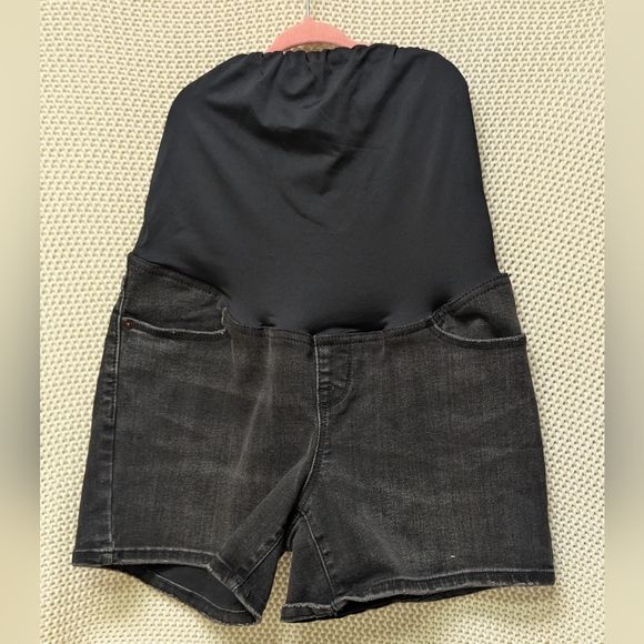 Ingrid & Isabel Pants - Isabel maternity shorts